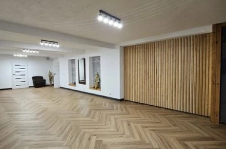 Sala konferencyjna Prithvi w Talaria Resort & SPA Trojanów