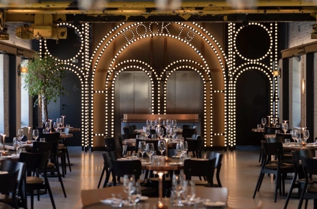 Sala konferencyjna Sala Główna w Restauracja DOCK19 by Mateusz Gessler Warszawa