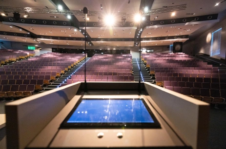 Sala konferencyjna Aula 1000 w Centrum Dydaktyczne Uniwersytetu Medycznego w Łodzi Łódź