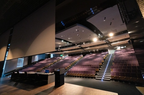 Sala konferencyjna Aula 1000 w Centrum Dydaktyczne Uniwersytetu Medycznego w Łodzi Łódź