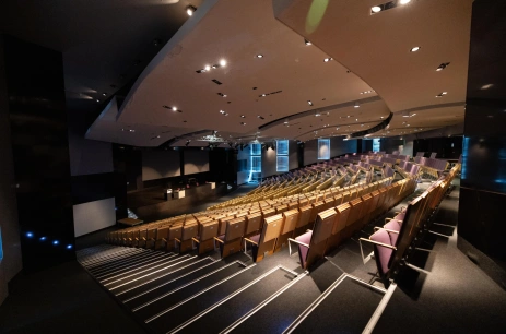 Sala konferencyjna Aula 1000 w Centrum Dydaktyczne Uniwersytetu Medycznego w Łodzi Łódź