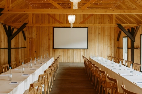 Sala konferencyjna Drewniana Stodoła w Stodoła Rasztów Warszawa