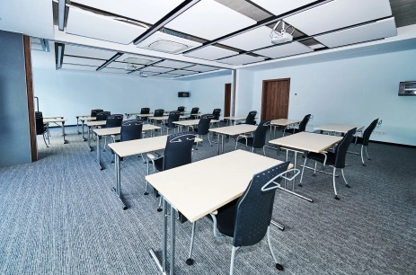Sala konferencyjna S8+S9 w DAGMA Szkolenia IT Katowice