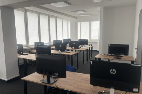 Sala konferencyjna Sala KOMPUTEROWA "602" w MONIUSZKI 7 Centrum biurowo-szkoleniowe PIERWSZY WYNAJEM SALI ZA PÓŁ CENY Katowice