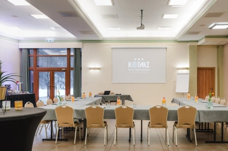 Sala konferencyjna Sala konferencyjna kremowa w Hotel Kotarz Spa & Wellness *** Bielsko-Biała