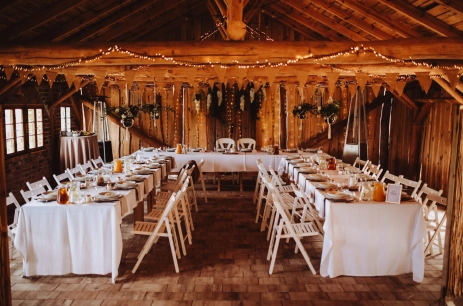 Sala konferencyjna Stodoła w Skansen Bicz Family & SPA Stare Miasto