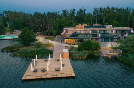 Sala konferencyjna Platforma na wodzie w athotel35 Konin