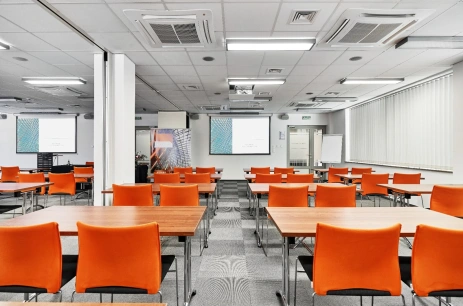 Sala konferencyjna Drzewieckiego + Szczepanika w Legnicka Specjalna Strefa Ekonomiczna S.A. Legnica