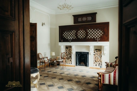 Sala konferencyjna Kominkowa w Pałac Chojnata Biała Rawska