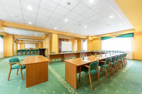 Sala konferencyjna Sala konferencyjna A+B w Ośrodek Wczasowo-Szkoleniowy Helena Kruklanki