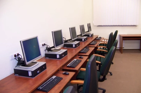 Sala konferencyjna Sala C103 (laboratorium komputerowe) w Instytut Europejski w Łodzi Łódź