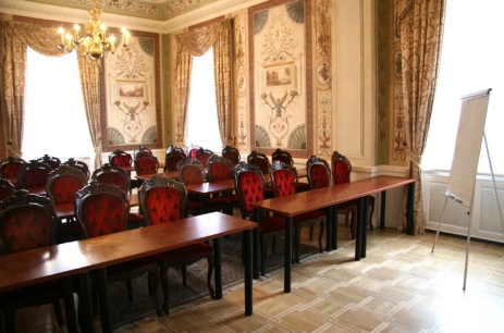 Sala konferencyjna Sala Purpurowa w Hotel Pałac Ossolińskich Conference & SPA Sterdyń