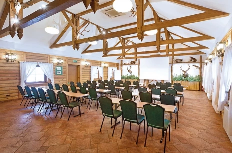 Sala konferencyjna Leśniczówka w Hotel Osada Karbówko Wellness & Spa Ciechocin