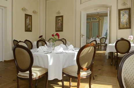 Sala konferencyjna Salon Herbaciany w Dwór Kombornia Hotel & SPA**** Korczyna