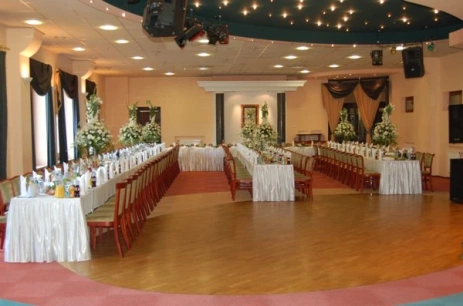 Sala konferencyjna Sala Bankietowa w Kompleks Gastronomiczno - Hotelowy  "Baranowski" Piątnica