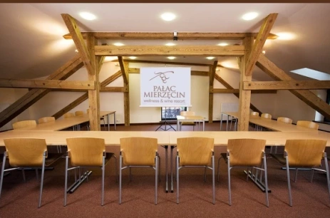 Sala konferencyjna Sala A w Pałac Mierzęcin Wellness & Wine Resort Dobiegniew