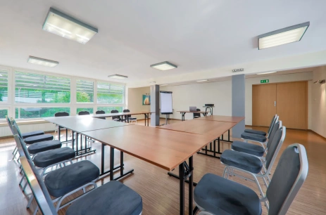 Sala konferencyjna Sala Fok w Centrum MOLO Konferencje i Rekreacja nad Zalewem Sulejowskim Smardzewice