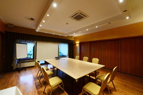Sala konferencyjna Sala Świerkowa w Hotel Daglezja nad Jeziorem Kórnickim Poznań