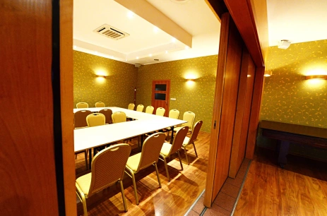 Sala konferencyjna Sala Sosnowa w Hotel Daglezja nad Jeziorem Kórnickim Poznań