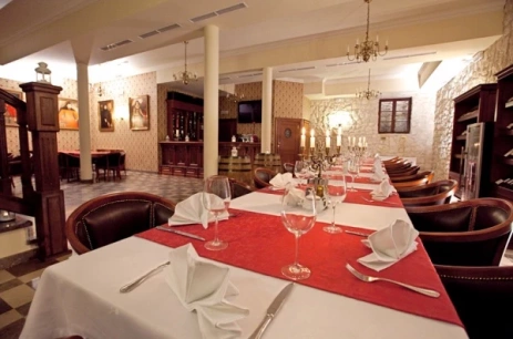 Sala konferencyjna Winiarnia w Zespół Dworski Hotel Sarmata*** Sandomierz