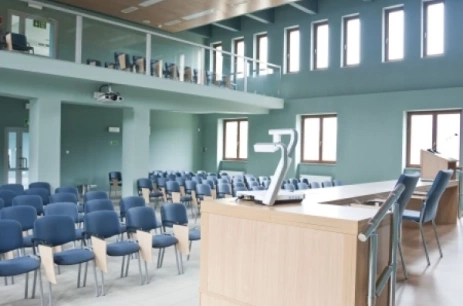 Sala konferencyjna AULA w Ośrodek Konferencyjno-Szkoleniowy „INNOWACJA” Zabrze