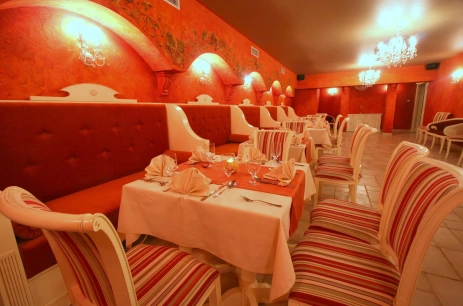 Sala konferencyjna Sala Rubinowa w Villa Estera**** Hotel & Restauracja Warszawa