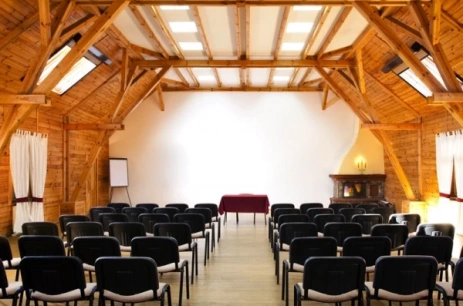 Sala konferencyjna Sala Pod Bzem w Bajkowy Zakątek - Osada Warmińska Gietrzwałd