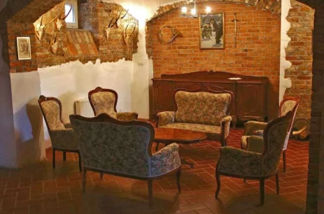 Sala konferencyjna Winiarnia w Dwór Strzyżew Kampinos