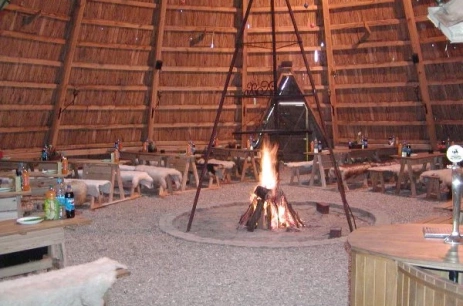 Sala konferencyjna Wigwam w Wigwamy pod księżycem Brzezie