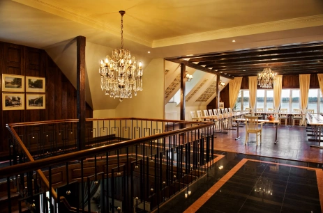 Sala konferencyjna Papierówka (A) z widokiem na jezioro w Jabłoń Lake Resort Pisz