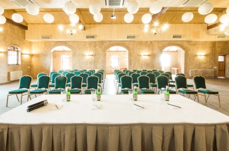 Sala konferencyjna Sala konferencyjna Siodlarnia w Country Park pod Gajem Tarnowo Podgórne