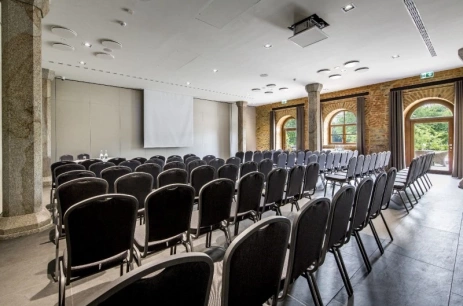 Sala konferencyjna Powozownia Sala 1 w Uroczysko Siedmiu Stawów Luxury Hotel Niemcza