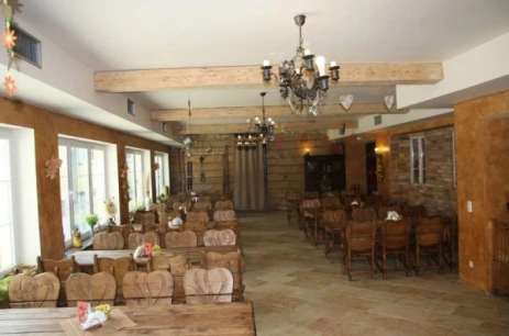 Sala konferencyjna Sala Biesiadna z kominkiem w Hotel Biathlon Sport&Resort Szklarska Poręba