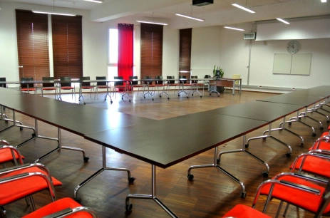 Sala konferencyjna 12 sal wykładowych, ćwiczeniowych i komputerowych w Centrum Turystyki i Rekreacji WSIiZ Rzeszów