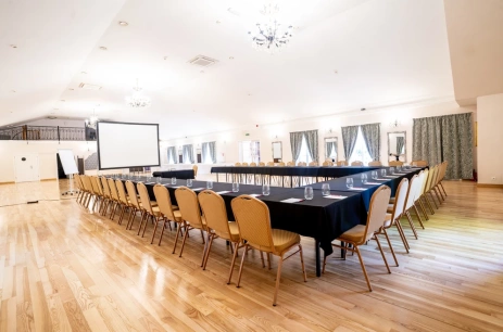 Sala konferencyjna Oranżeria w Talaria Resort & SPA Trojanów