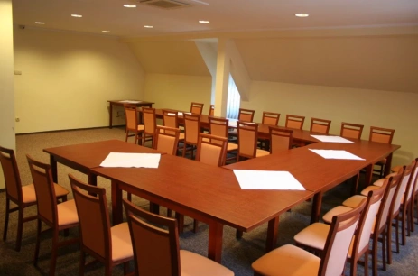 Sala konferencyjna sala im. A. Mickiewicza w Mickiewiczowskie Centrum Turystyczne w Żerkowie Żerków