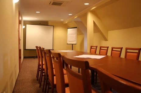 Sala konferencyjna sala D w Mickiewiczowskie Centrum Turystyczne w Żerkowie Żerków