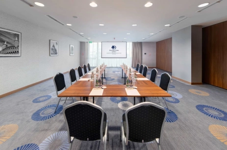 Sala konferencyjna Warszawa 1 w DoubleTree by Hilton Kraków Hotel & Convention Center Kraków