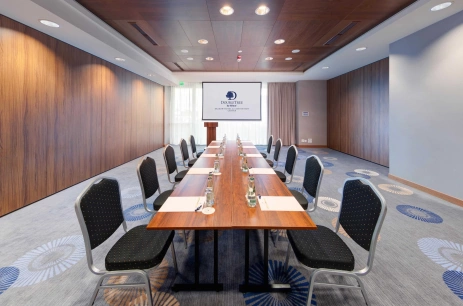 Sala konferencyjna Warszawa 2 w DoubleTree by Hilton Kraków Hotel & Convention Center Kraków