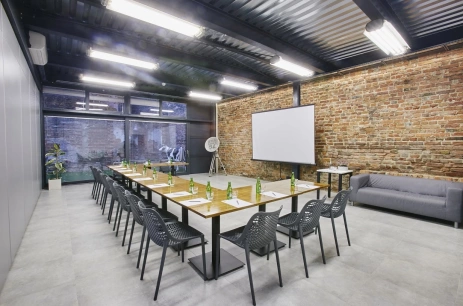 Sala konferencyjna Sala II Niskie Patio w ARTHOTEL STALOWA 52 Warszawa