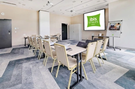 Sala konferencyjna MEETING ROOM V+VI w Ibis Styles Wrocław Centrum Wrocław