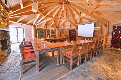 Sala konferencyjna Parlour with fireplace - Tálska Bašta w HOTEL PARTIZÁN**** Congress & Wellness resort - Slovakia Tále - Słowacja