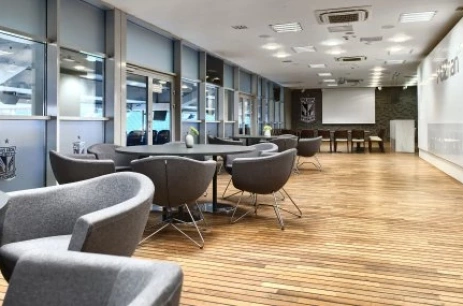 Sala konferencyjna Loża Prezydencka w Enea Stadion Poznań