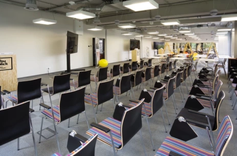 Sala konferencyjna Sala konferencyjna A w Centrum Konferencyjne YouNick Poznań