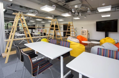 Sala konferencyjna Sala konferencyjna A w Centrum Konferencyjne YouNick Poznań