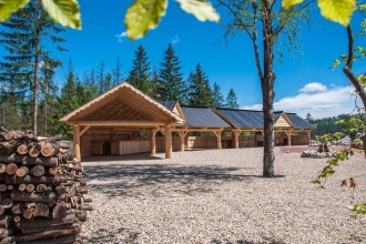 Miejsce do wspólnej zabawy: wiaty grillowe w Nosalowy Dwór Resort & SPA