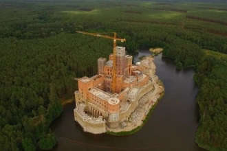 Zamek w Stobnicy - zgoda na budowę ważna według wojewody wielkopolskiego