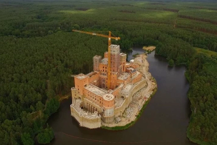 Zamek w Stobnicy - zgoda na budowę ważna według wojewody wielkopolskiego