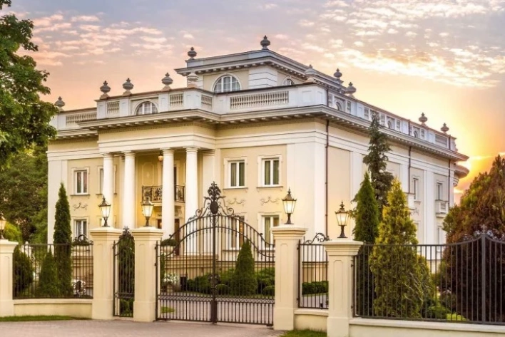 Szczyt luksusu i elegancji pod Warszawą - polecamy Pałacyk Otrębusy Business & SPA