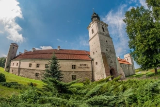 Nocleg w XII-wiecznym zespole pocysterskim? To możliwe! Poznaj Hotel Podklasztorze